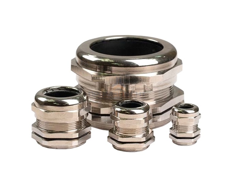 Латунный кабельный ввод, диаметр вводного отверстия М40, наружный диаметр кабель 25-32 мм.